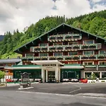 Hirschen Wohlfuehlhotel Bregenzerwald ホテル