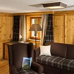 Hirschen Wohlfuehlhotel Bregenzerwald ホテル ショペルナウ