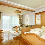 Hirschen Wohlfuehlhotel Bregenzerwald 4* Schoppernau