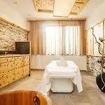 Hirschen Wohlfuehlhotel Bregenzerwald ショペルナウ