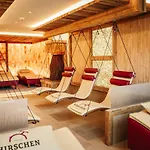 Hirschen Wohlfuehlhotel Bregenzerwald ホテル