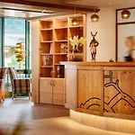 ホテル Hirschen Wohlfuehlhotel Bregenzerwald