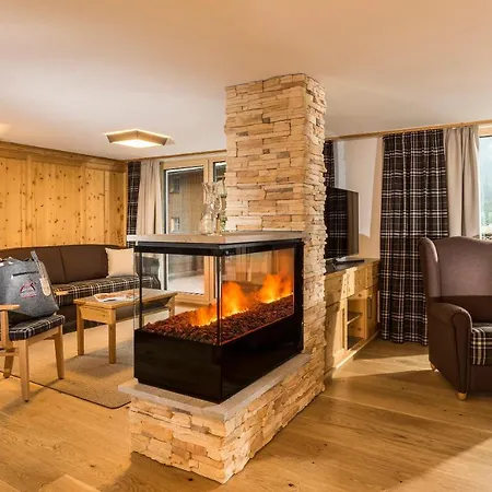 Hirschen Wohlfuhlhotel 4*