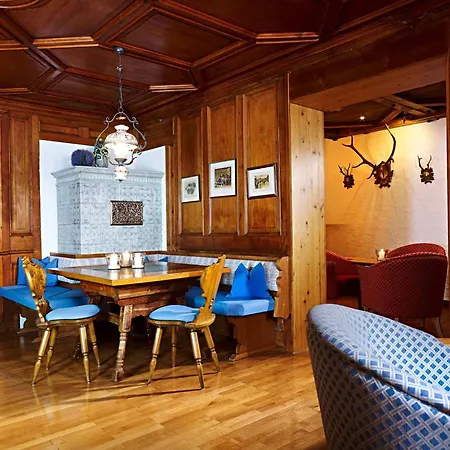Hirschen Wohlfuhlhotel Hotel 4*