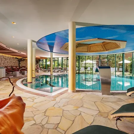 Hotel Hirschen Wohlfuehlhotel 4*